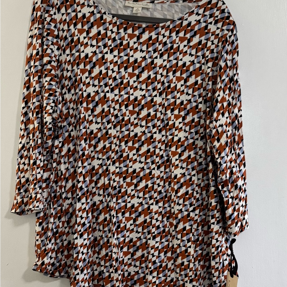 Asymmetrical Red and White 3/4 Sleeve Blouse